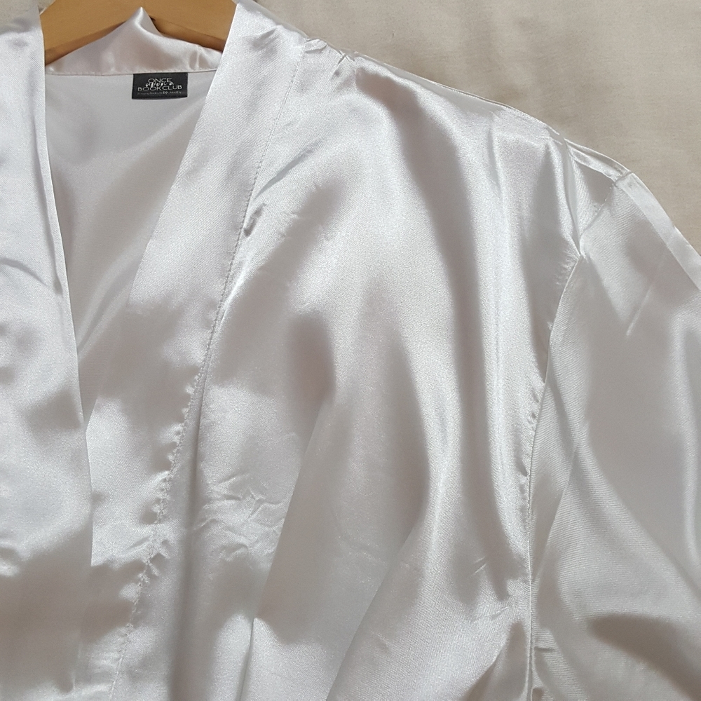 White Lace Trim Robe - Picture 3 of 6